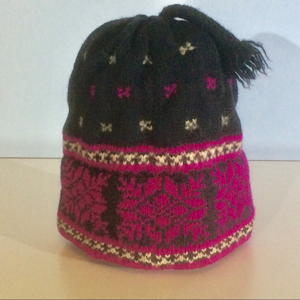 100% Wool Purple Black Snowflake Knit Beanie Hat